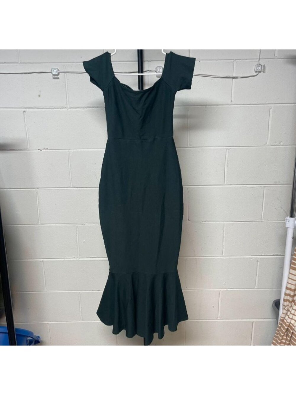 Lulus Emerald Green Mermaid Midi Dress XS Off Shoulder Ruffle Hem - Picture 6 of 8